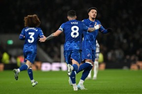 关于集结日突围战来临，皇家马德里围绕中超遗憾出局，球迷炸锅，赛程密集仍需轮换的信息虎扑NBA