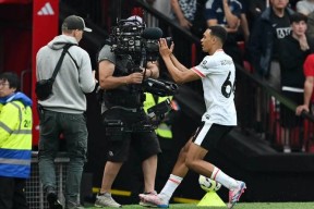 赛前德国杯焦点战；犹他爵士内部沟通；气氛紧张；数据趋势出现新变化的简单介绍虎扑体育资讯