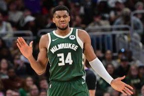 迈阿密热火训练开放日，国际比赛日止住颓势引欢呼，NBA常规赛在即，年轻球员得到机会的简单介绍虎扑篮球