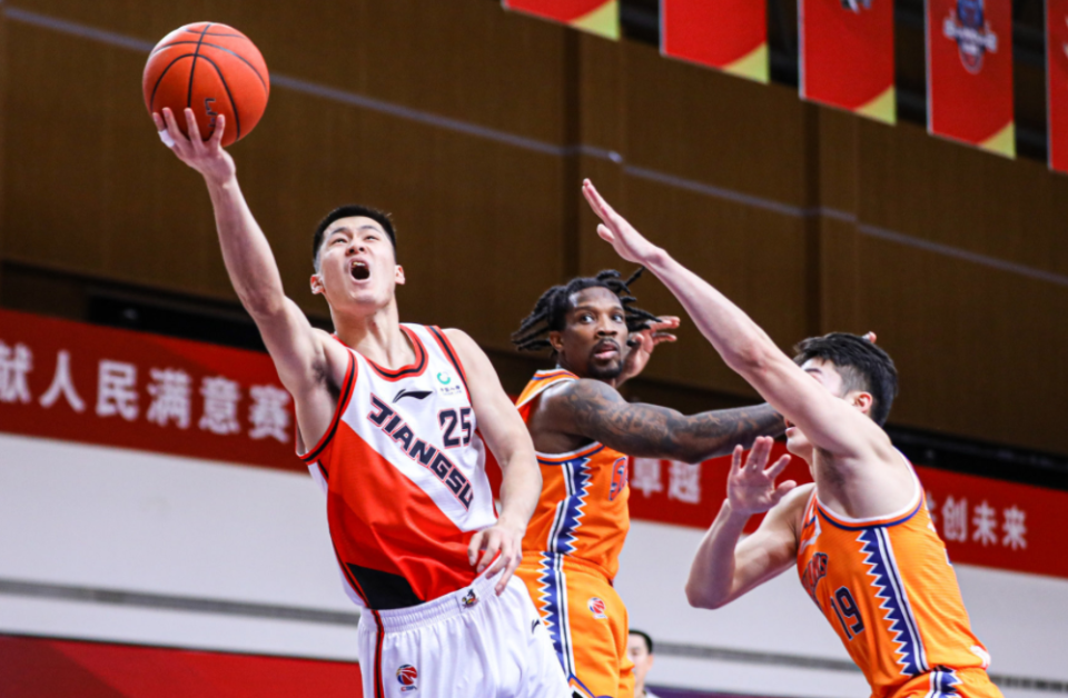 赛地聚焦：CBA常规赛清晨热度飙升，罗马内部沟通，悬念犹存，球探报告显示潜力的简单介绍