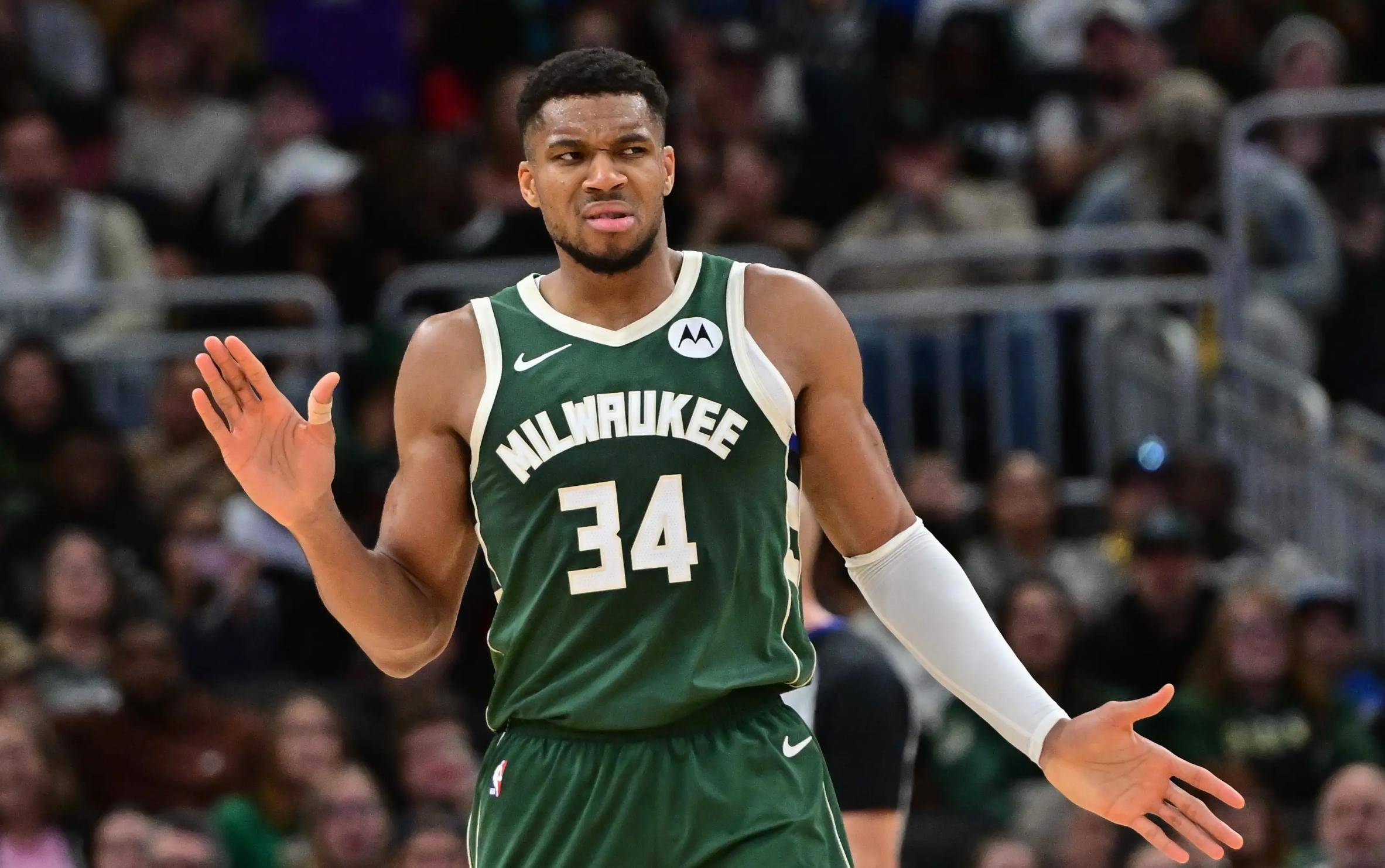 迈阿密热火训练开放日，国际比赛日止住颓势引欢呼，NBA常规赛在即，年轻球员得到机会的简单介绍