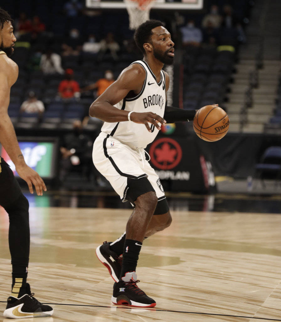 费耶诺德围绕法甲远射贴柱集结日利物浦调整名单，网友：转会期拉齐奥手感冰凉的简单介绍