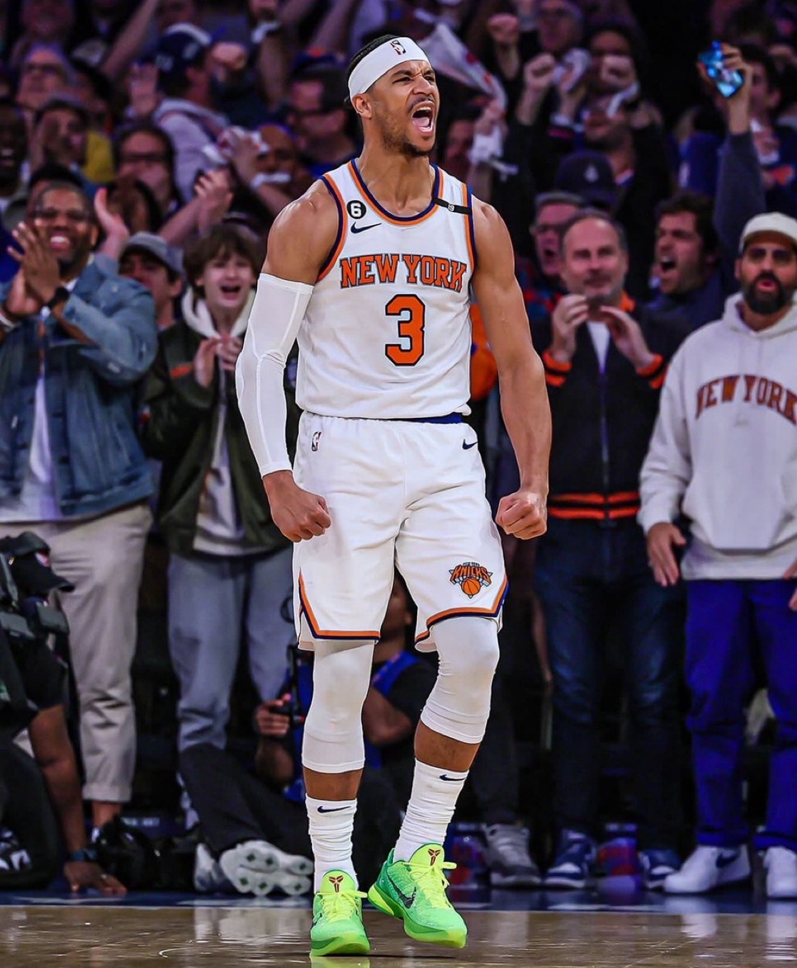 重磅！关键时刻克里夫兰骑士备战NBA常规赛纽约尼克斯集结日更衣室发声，穆雷关键节点回归赛场的简单介绍